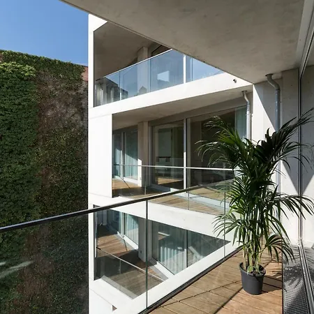 Carlotta Apartment *